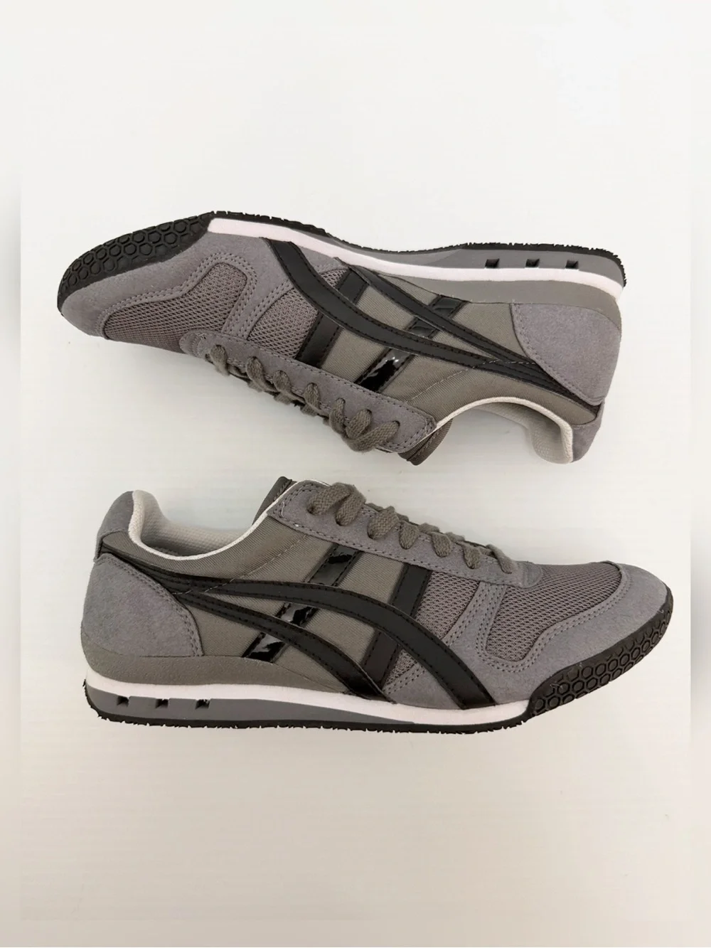 Onitsuka Tiger Ultimate 81 Sneakers Charcoal and Black Men’s Size 7.5